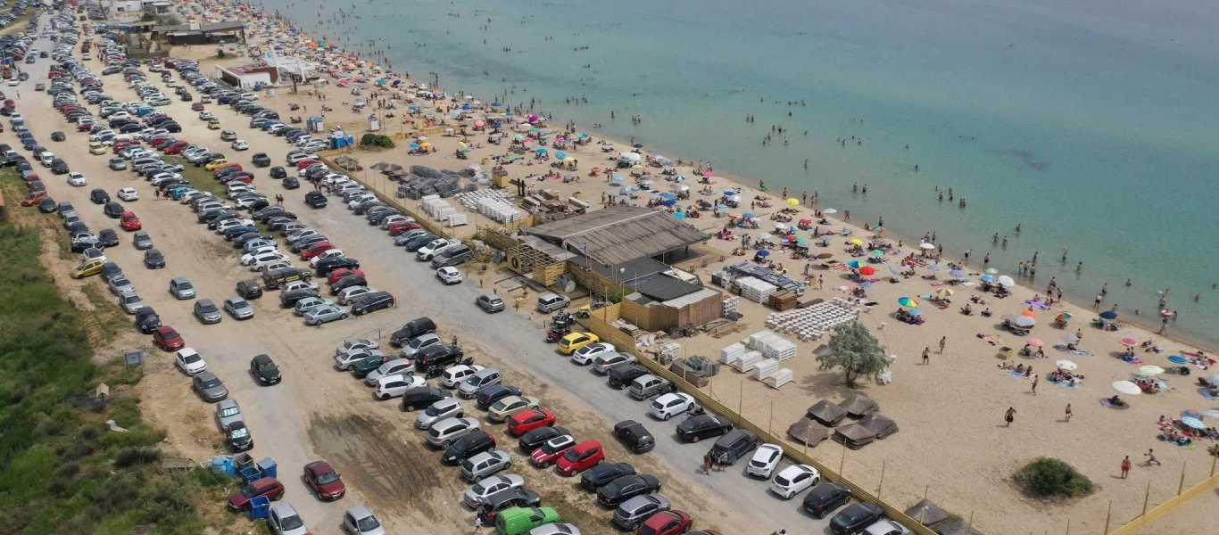 «Βούλιαξαν» οι παραλίες της Θεσσαλονίκης αλλά… με μέτρα